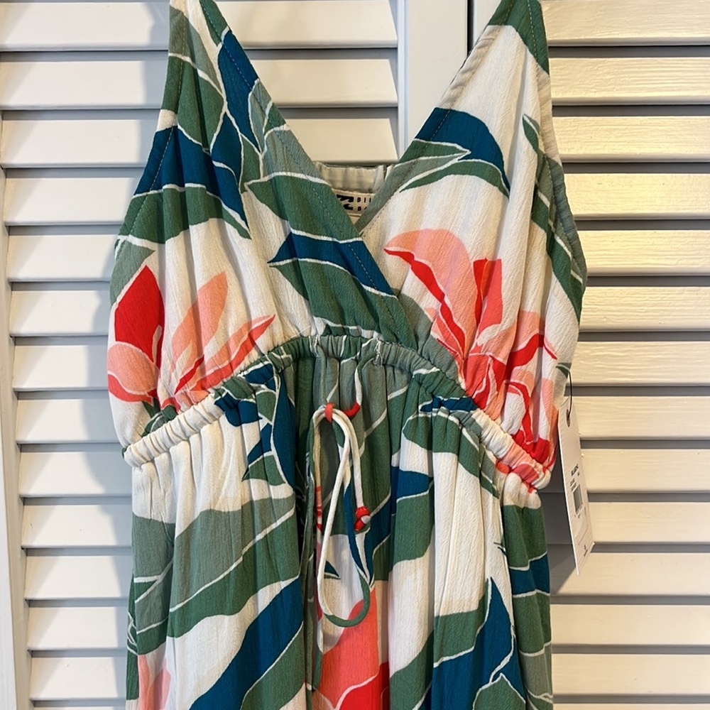 Spring Billabong floral dress, NWT